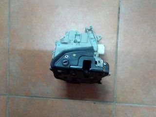 bontott AUDI A4 B8 Bal hátsó Ajtózár