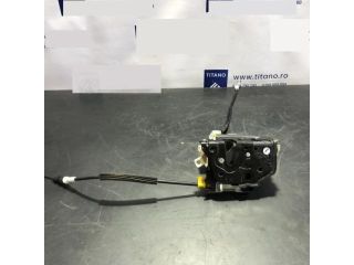 bontott AUDI A4 B8 Bal hátsó Ajtózár