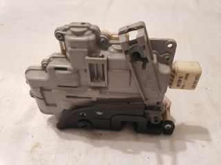 bontott AUDI A4 B8 Bal hátsó Ajtózár