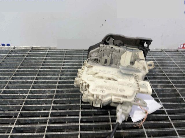 bontott AUDI A4 B8 Bal hátsó Ajtózár