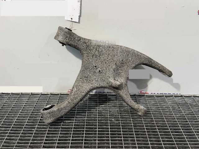 bontott AUDI A4 B8 Bal hátsó Alsó Lengőkar