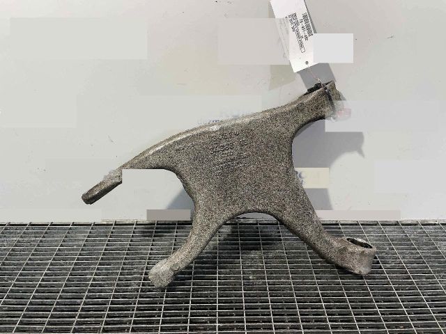 bontott AUDI A4 B8 Bal hátsó Alsó Lengőkar