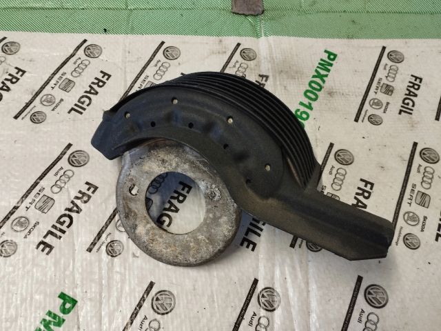 bontott AUDI A4 B8 Bal hátsó Alsó Rugótányér