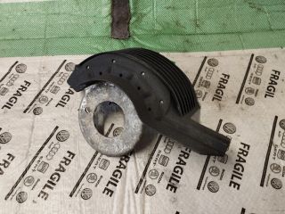 bontott AUDI A4 B8 Bal hátsó Alsó Rugótányér