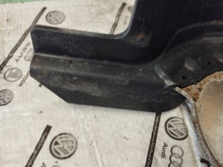 bontott AUDI A4 B8 Bal hátsó Alsó Rugótányér