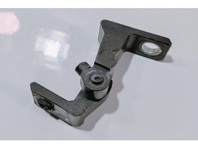 bontott AUDI A4 B8 Bal hátsó Felső Zsanér