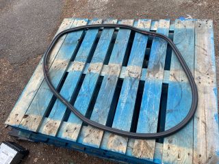 bontott AUDI A4 B8 Bal hátsó Gumikéder