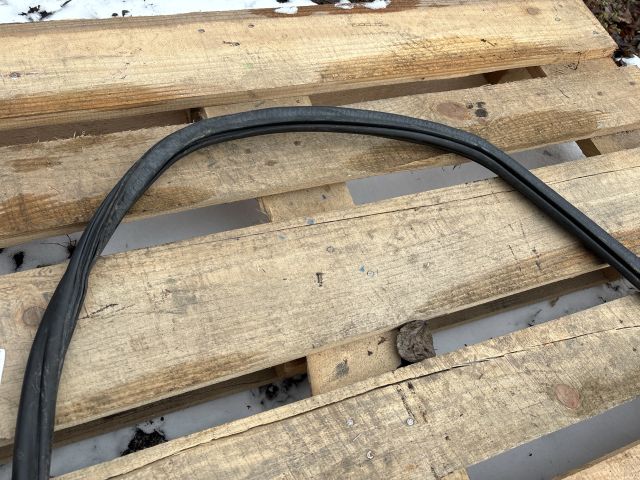 bontott AUDI A4 B8 Bal hátsó Gumikéder