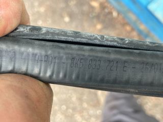 bontott AUDI A4 B8 Bal hátsó Gumikéder