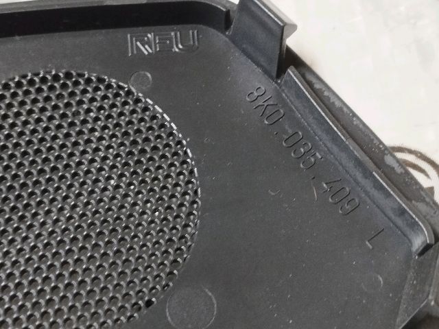 bontott AUDI A4 B8 Bal hátsó Hangszóró Burkolat