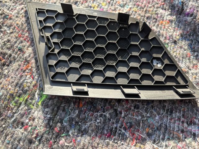 bontott AUDI A4 B8 Bal hátsó Hangszóró Burkolat