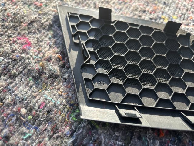 bontott AUDI A4 B8 Bal hátsó Hangszóró Burkolat