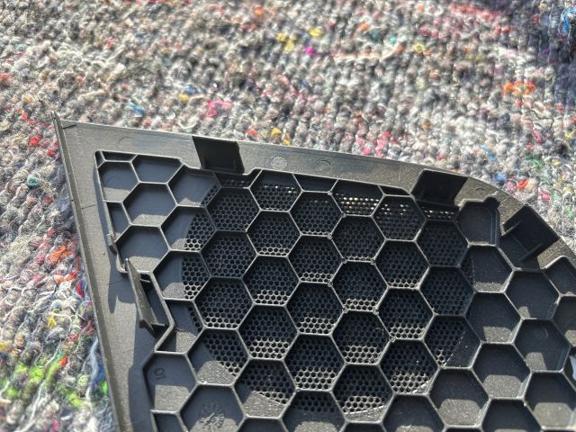 bontott AUDI A4 B8 Bal hátsó Hangszóró Burkolat