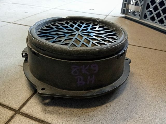 bontott AUDI A4 B8 Bal hátsó Hangszóró