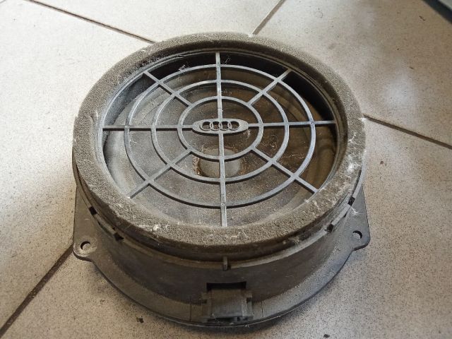 bontott AUDI A4 B8 Bal hátsó Hangszóró