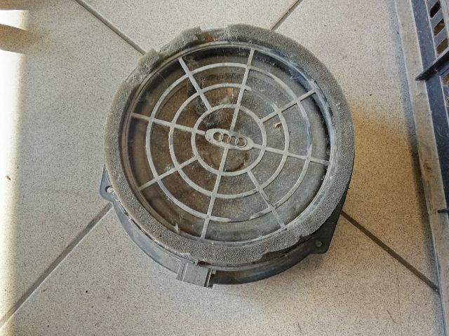 bontott AUDI A4 B8 Bal hátsó Hangszóró