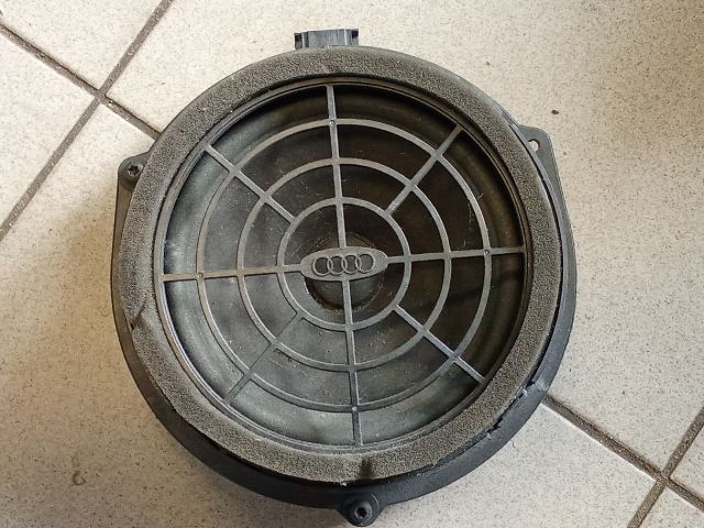 bontott AUDI A4 B8 Bal hátsó Hangszóró