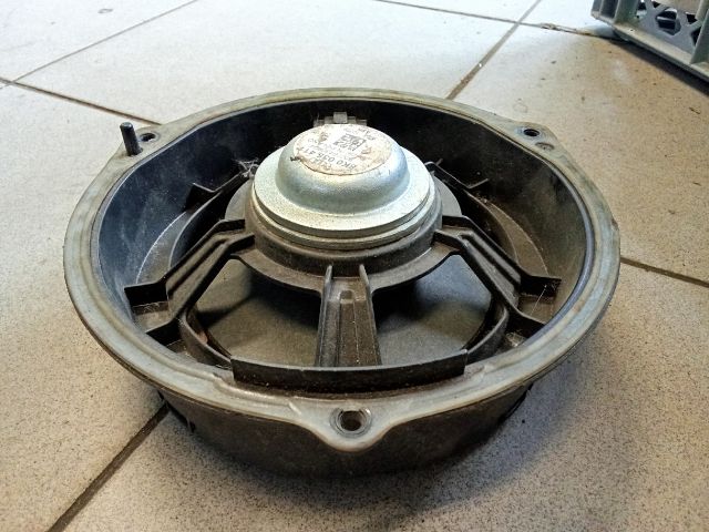 bontott AUDI A4 B8 Bal hátsó Hangszóró