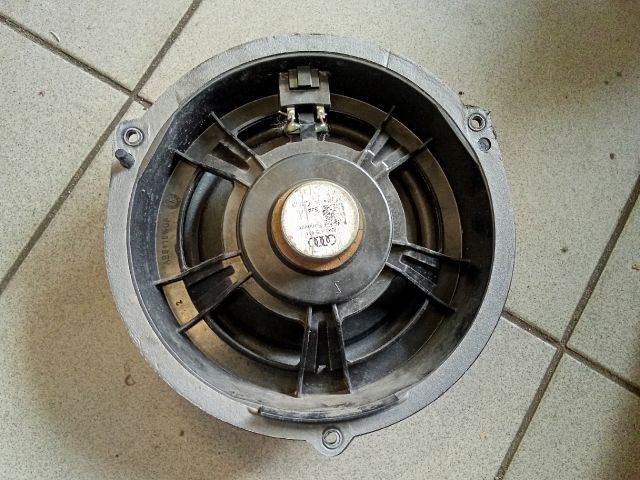 bontott AUDI A4 B8 Bal hátsó Hangszóró