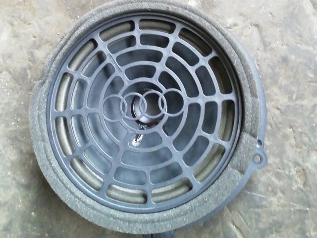 bontott AUDI A4 B8 Bal hátsó Hangszóró