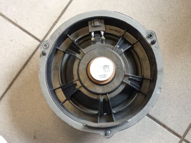 bontott AUDI A4 B8 Bal hátsó Hangszóró