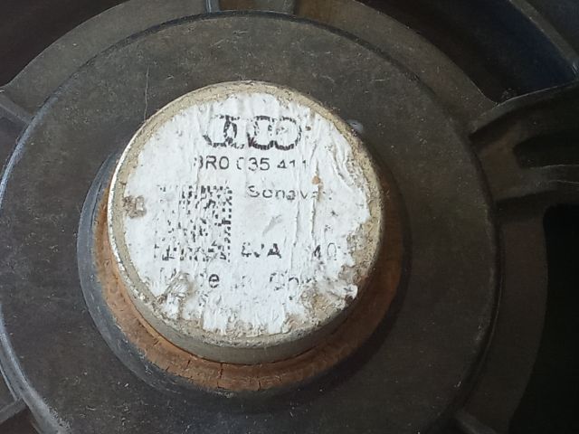 bontott AUDI A4 B8 Bal hátsó Hangszóró