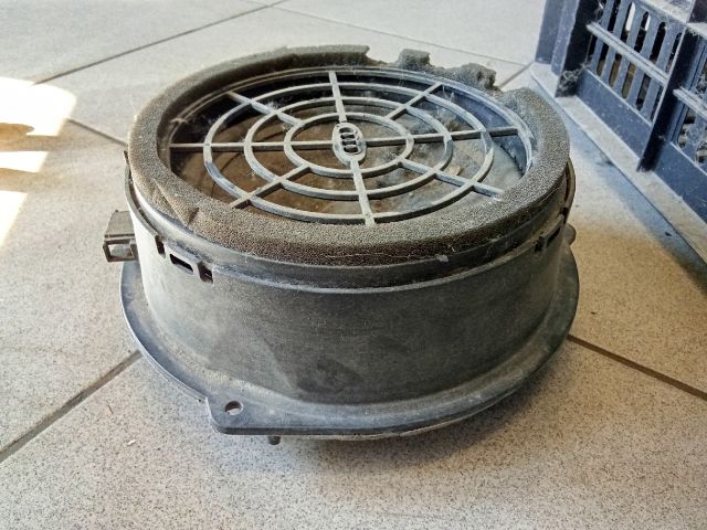 bontott AUDI A4 B8 Bal hátsó Hangszóró