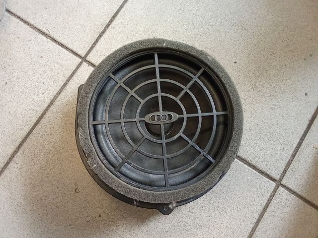 bontott AUDI A4 B8 Bal hátsó Hangszóró