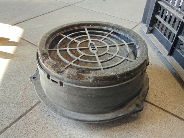 bontott AUDI A4 B8 Bal hátsó Hangszóró