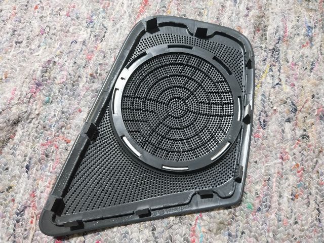 bontott AUDI A4 B8 Bal hátsó Kis Hangszóró Burkolat