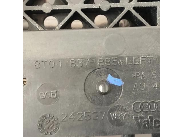 bontott AUDI A4 B8 Bal hátsó Külső Kilincs