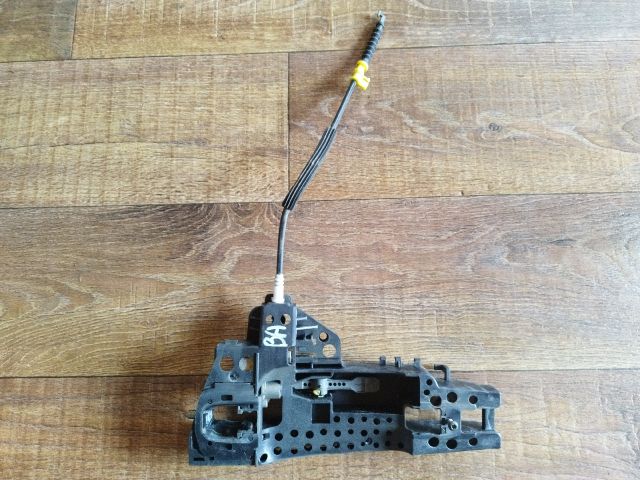 bontott AUDI A4 B8 Bal hátsó Külső Kilincsfészek