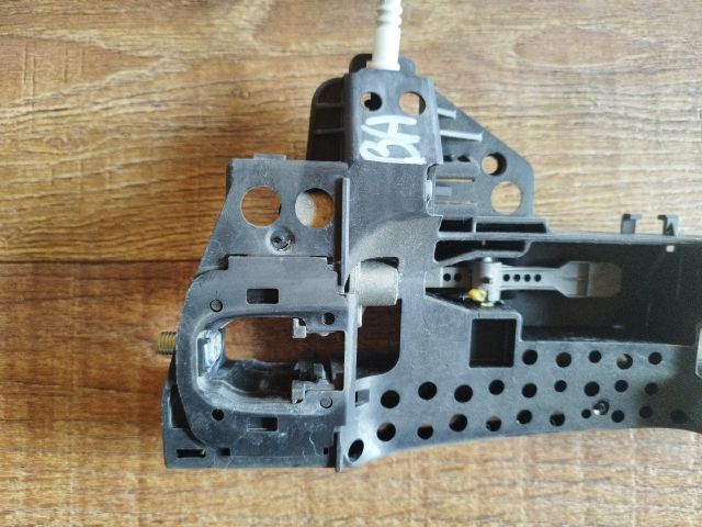 bontott AUDI A4 B8 Bal hátsó Külső Kilincsfészek