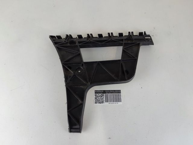 bontott AUDI A4 B8 Bal hátsó Lökhárító Tartó (Műanyag)