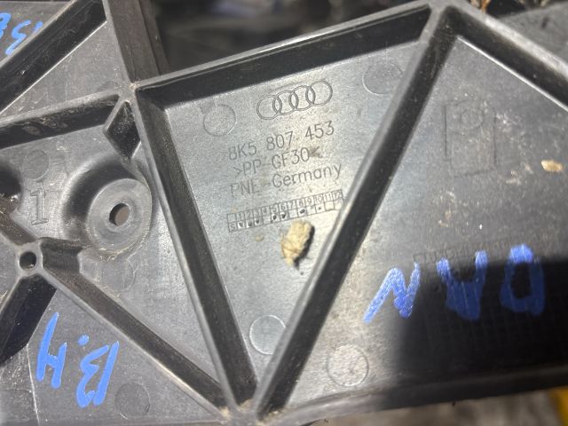 bontott AUDI A4 B8 Bal hátsó Lökhárító Tartó (Műanyag)