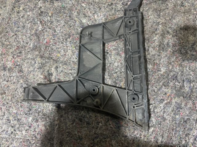 bontott AUDI A4 B8 Bal hátsó Lökhárító Tartó (Műanyag)