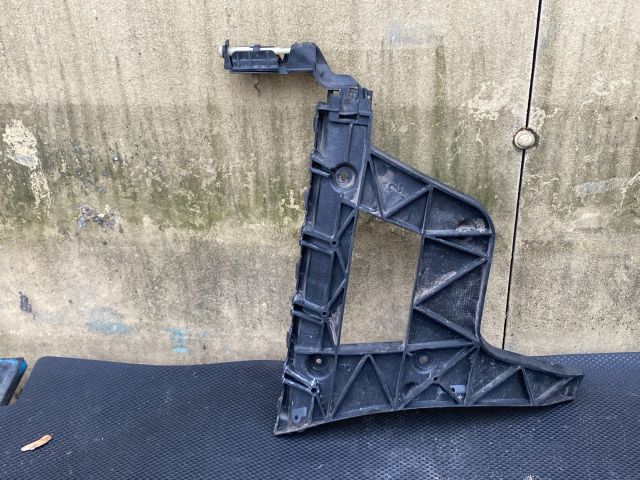 bontott AUDI A4 B8 Bal hátsó Lökhárító Tartó (Műanyag)