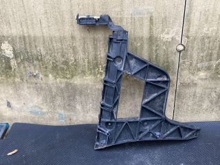 bontott AUDI A4 B8 Bal hátsó Lökhárító Tartó (Műanyag)