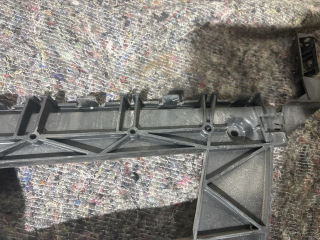 bontott AUDI A4 B8 Bal hátsó Lökhárító Tartó (Műanyag)