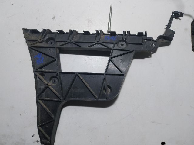 bontott AUDI A4 B8 Bal hátsó Oldal Lökhárító Tartó (Műanyag)