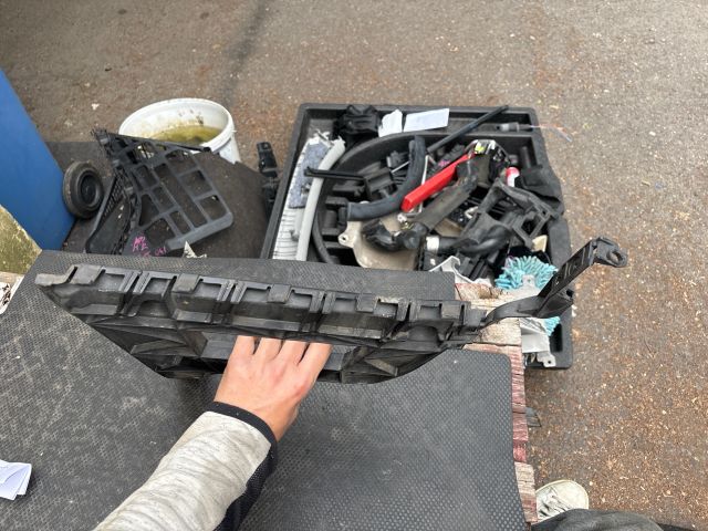 bontott AUDI A4 B8 Bal hátsó Oldal Lökhárító Tartó (Műanyag)