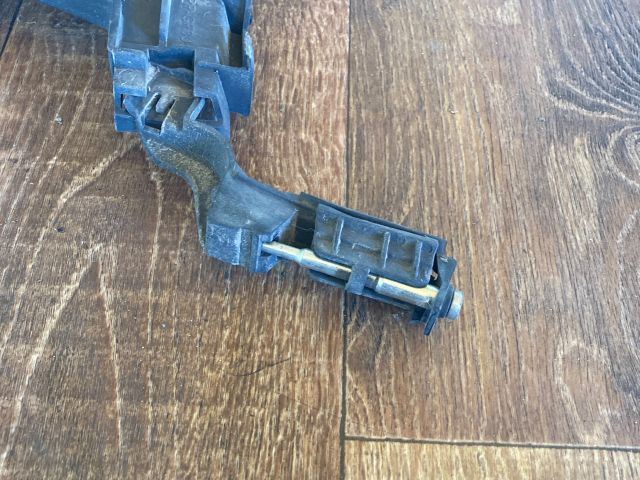 bontott AUDI A4 B8 Bal hátsó Oldal Lökhárító Tartó (Műanyag)