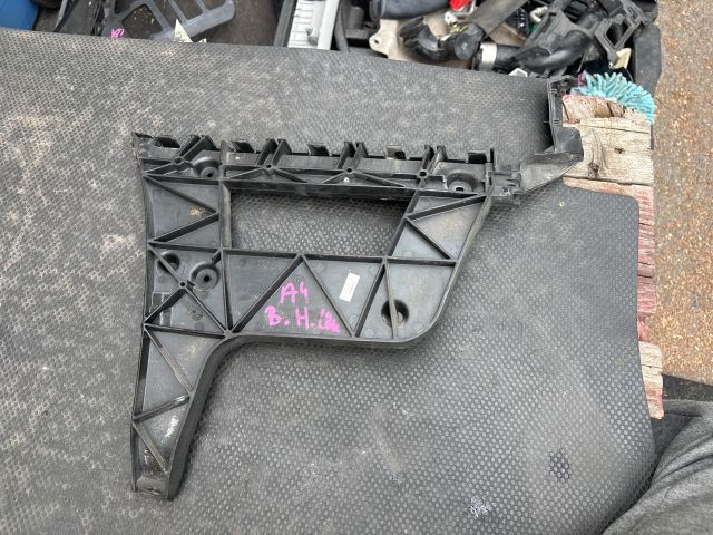 bontott AUDI A4 B8 Bal hátsó Oldal Lökhárító Tartó (Műanyag)