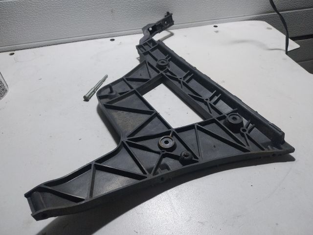 bontott AUDI A4 B8 Bal hátsó Oldal Lökhárító Tartó (Műanyag)