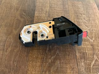 bontott AUDI A4 B8 Bal hátsó Ülés Rögzítő