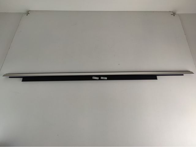 bontott AUDI A4 B8 Bal hátsó Vízlehúzó Gumicsík