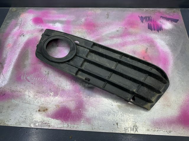 bontott AUDI A4 B8 Bal Ködlámpa Rács