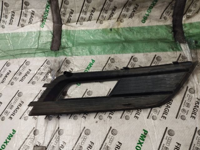 bontott AUDI A4 B8 Bal Ködlámpa Rács