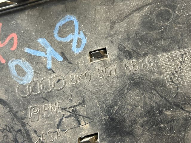 bontott AUDI A4 B8 Bal Ködlámpa Rács