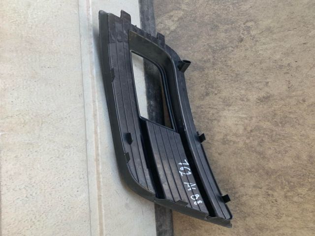 bontott AUDI A4 B8 Bal Ködlámpa Rács